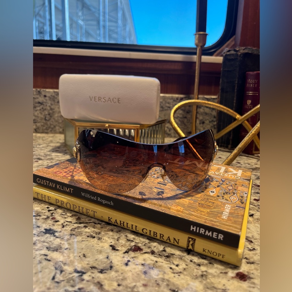 Versace Women’s Sunglasses Used in Good Condition